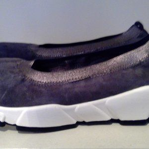 BNWOT Johnson & Murphy suede flats size 7.5